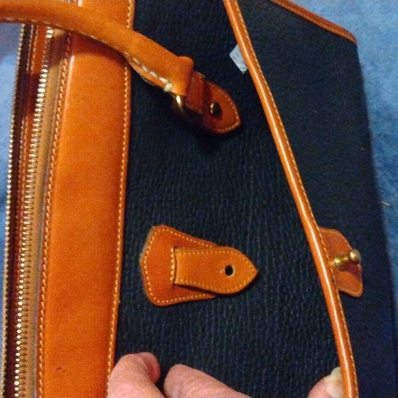 Brand new Dooney & Bourke bag - Picture 10 of 14